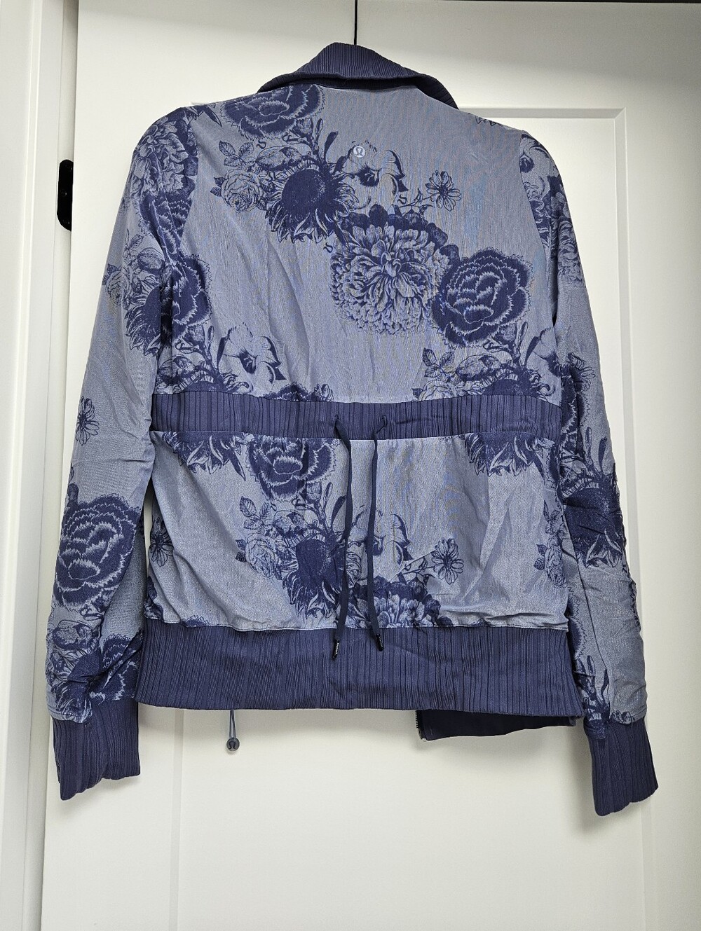 LULULEMON Raja Reversible Floral Track Jacket - Picture 3 of 7